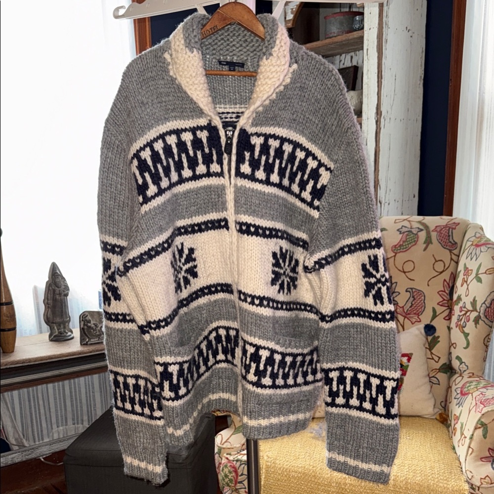 GAP Gray and White Zip Up Sweater